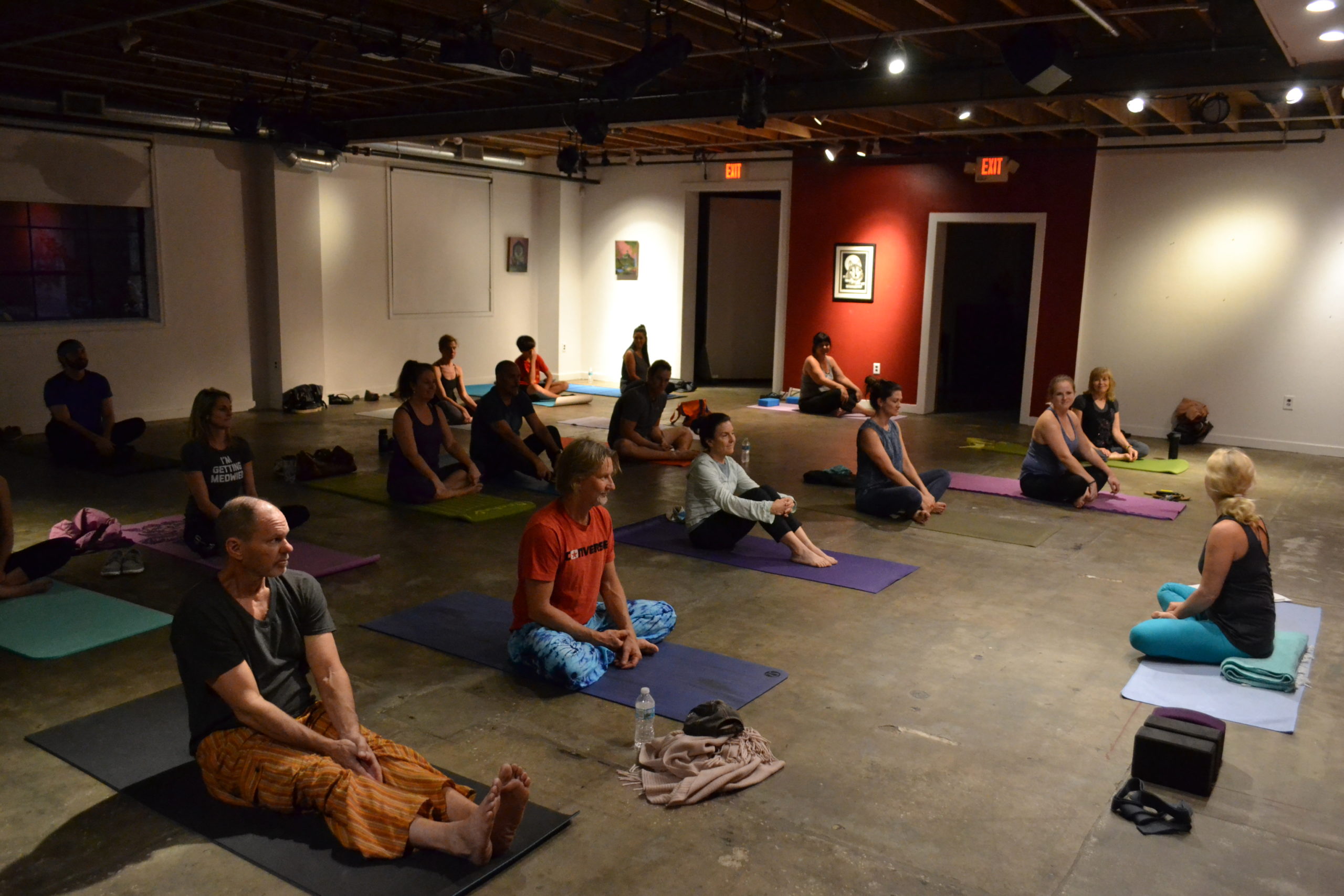 November Yoga Flow with Annica